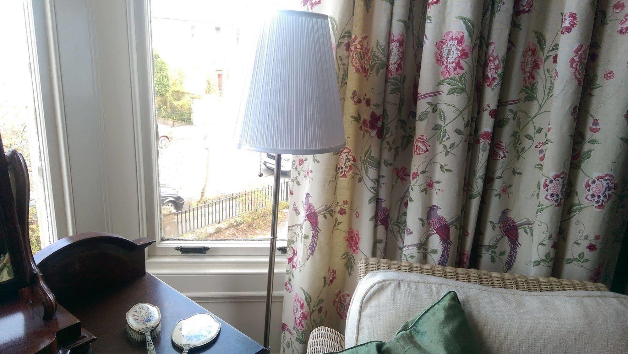 אייר Lochinver Guesthouse מראה חיצוני תמונה