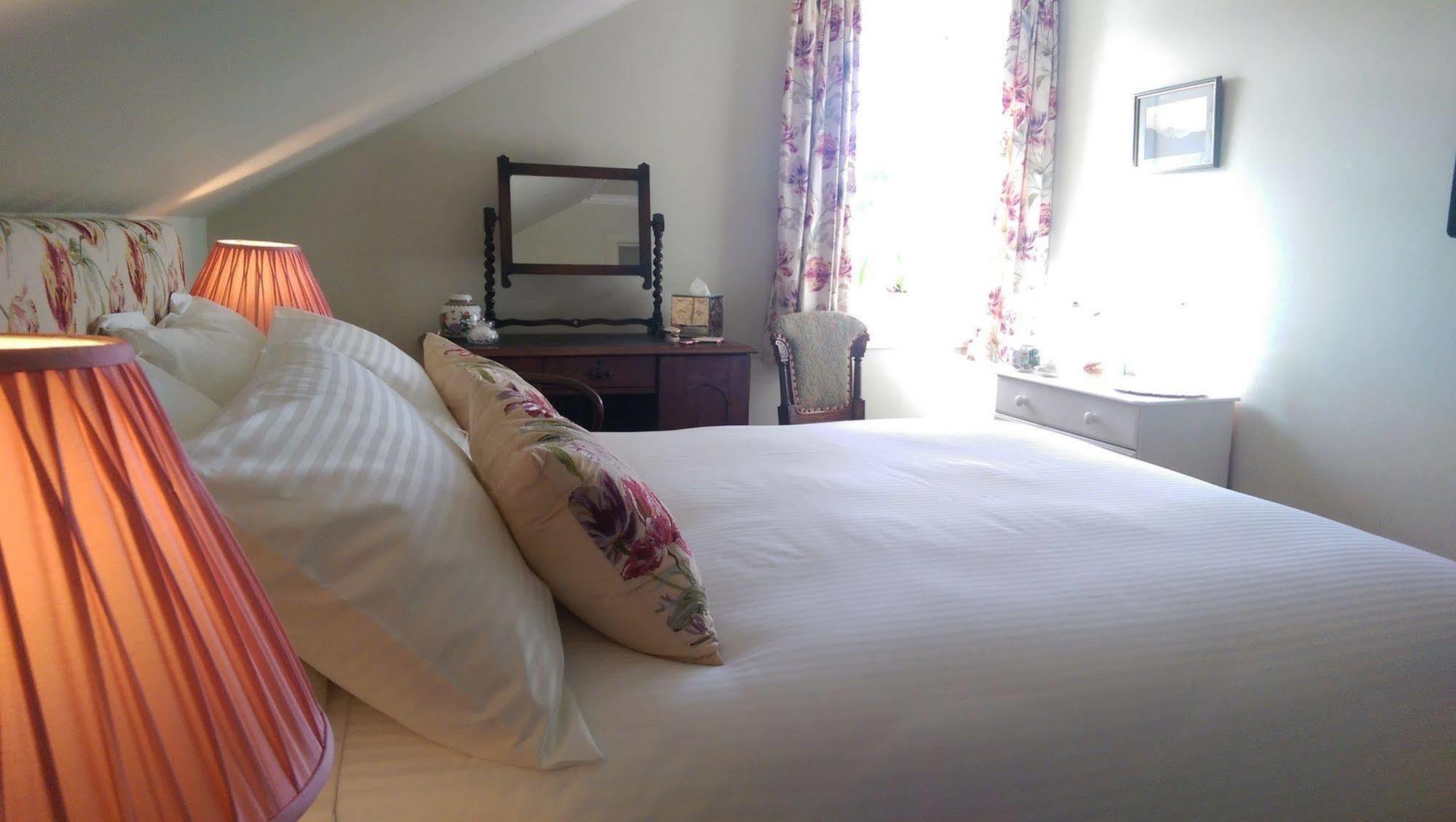 אייר Lochinver Guesthouse מראה חיצוני תמונה